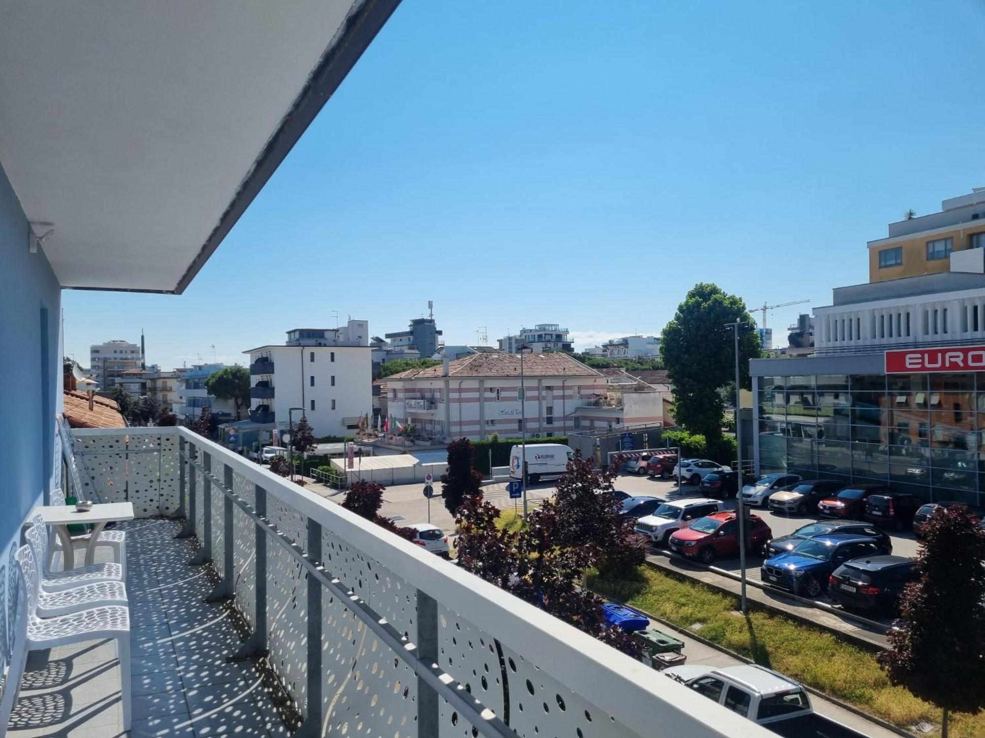Appart-Hotel Holiday Lignano Sabbiadoro Exterior foto